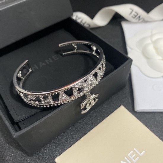 Summer must-have brand new bracelet 2023SS CHANEL Chanel Summer must-have brand new bracelet 2023SS CHANEL Chanel